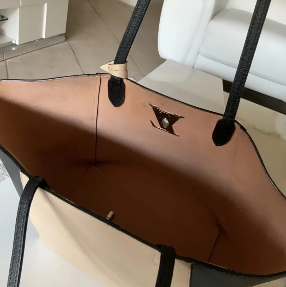 Louis Vuitton Lockme Cabas Tote Bag Shoulder Twist Lock Bicolor w/COA - Picture 7 of 9